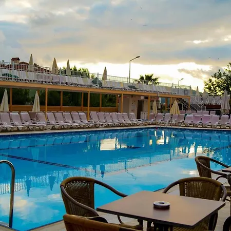 Aes俱乐部酒店 厄吕代尼兹