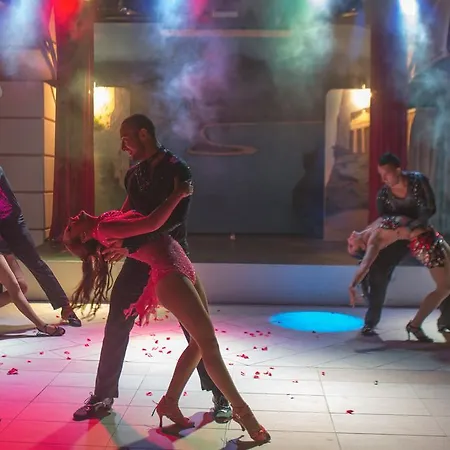 酒店 Aes俱乐部酒店 4*